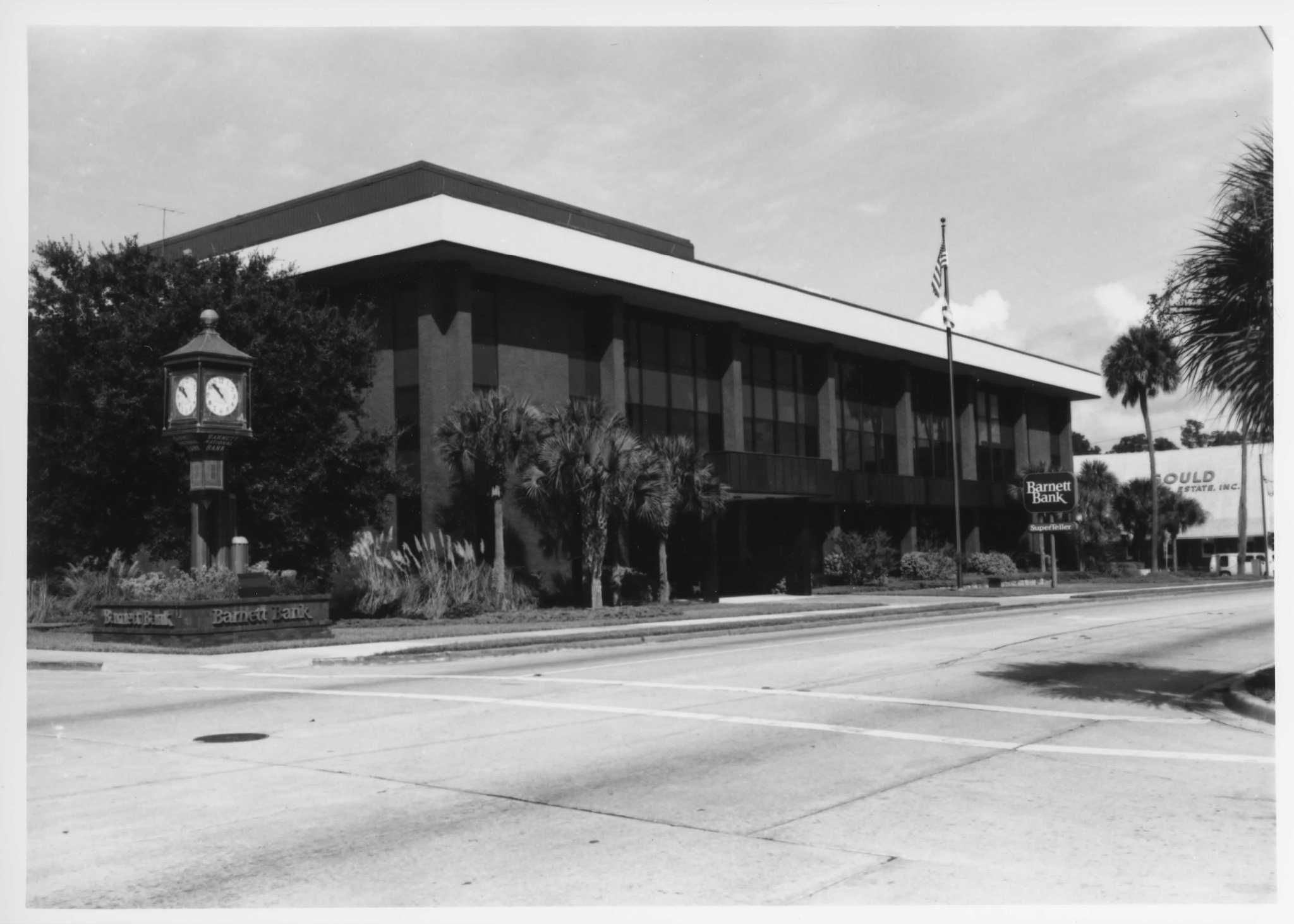 200 Block N Woodland_1987_Historic Photos